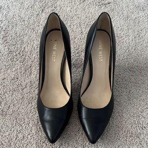Nine West Black Pointed-Toe Leather Pumps